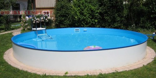Морозоустойчивый круглый бассейн 700х150 Watermann Summer Fun Представляем вашему вниманию круглые сборные бассейны премиум класса Exklusiv от компания Summer Fun. Данная серия профессиональных бассейнов является самым простым и экономичным вариантом бассейнов. Summer Fun Exklusiv состоят из стального оцинкованного листа толщиной 0.6 мм и внутреннего чашкового пакета синего цвета толщиной 0.6 мм. Имеют защитное акриловое покрытие с высокой устойчивостью к коррозии и ультрафиолетовым лучам.